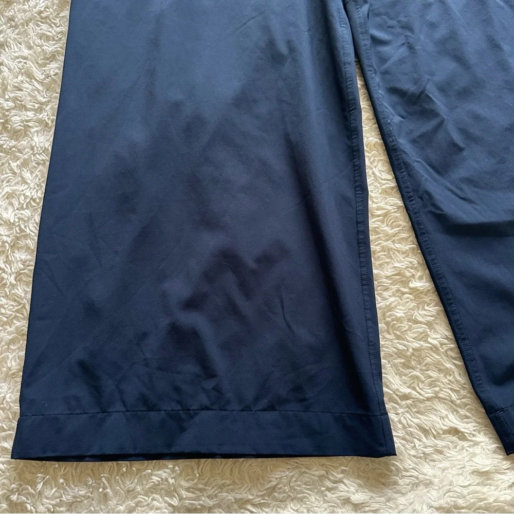 Lululemon Swift Mid-Rise Wide-Leg Pant
Club Blue - Picture 5 of 10